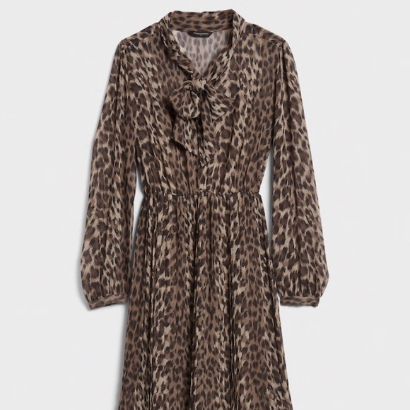 Tie-Neck Leopard Print Pleated Midi Dress - Picture 2 of 4